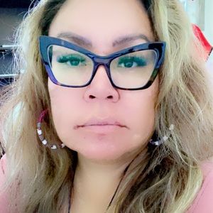 Meet your Posher, Dana